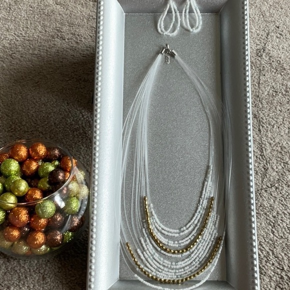 WHITE BOHO MULTI LAYER NECKLACE & EARRINGS - Picture 1 of 3